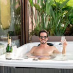 Akcesoria do jacuzzi ogrodowego – jak stworzyć domową strefę spa?